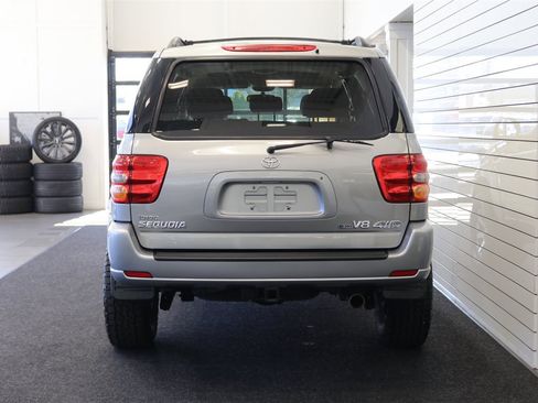 Used 2004 Toyota Sequoia SR5 image 61