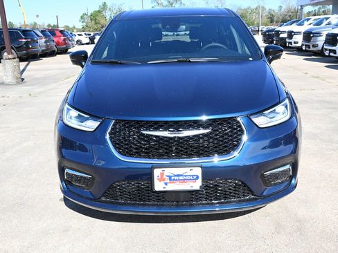 New 2025 Chrysler Pacifica Select image 7