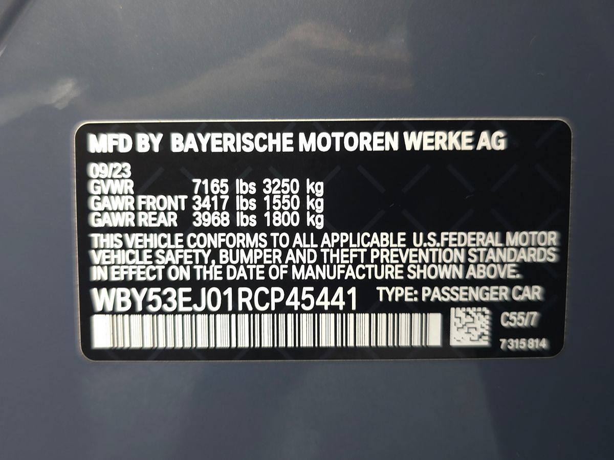 Used 2024 BMW i7 xDrive60 AWD/4WD image 38