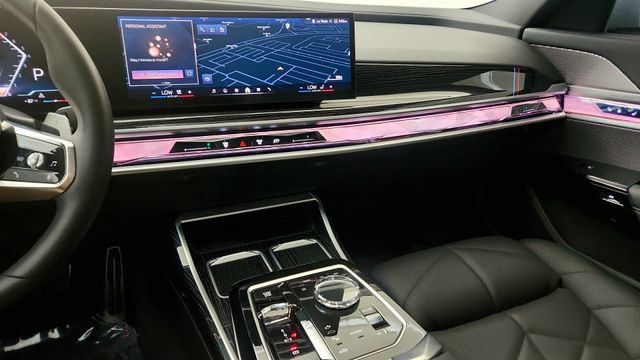 Used 2025 BMW 740i RWD image 62