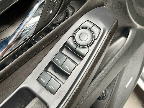 Used 2022 Chevrolet Traverse High Country AWD/4WD image 18