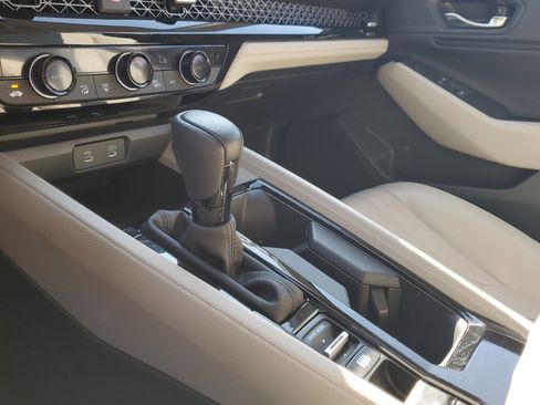 Used 2024 Honda Accord EX-L image 27