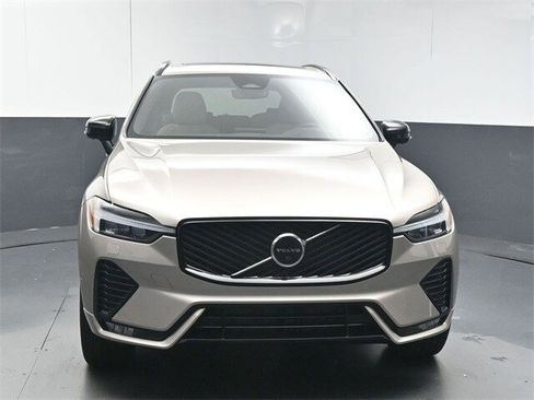 Used 2026 Volvo XC60 B5 Plus w/ Protection Package Premier image 3