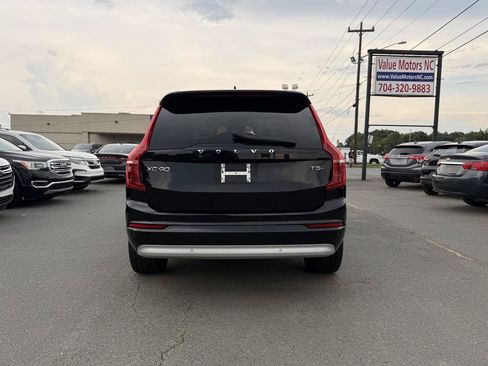 Used 2022 Volvo XC90 T5 Momentum AWD/4WD image 5