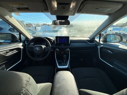 Used 2024 Toyota RAV4 XLE image 17