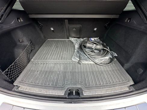 Used 2023 Volvo XC60 T8 Ultimate image 40