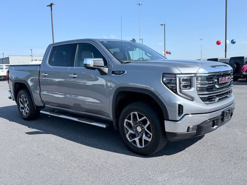Used 2024 GMC Sierra 1500 SLT w/ SLT Convenience Package AWD/4WD image 2