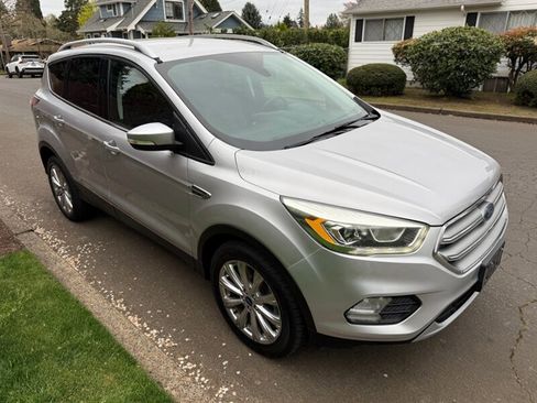 Used 2017 Ford Escape Titanium image 6