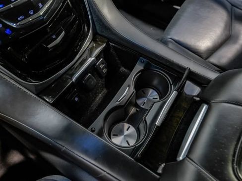 Used 2020 Cadillac Escalade Platinum RWD image 35
