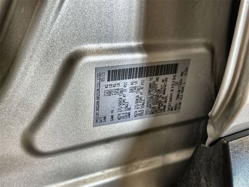 Used 2023 Nissan Rogue SV image 32