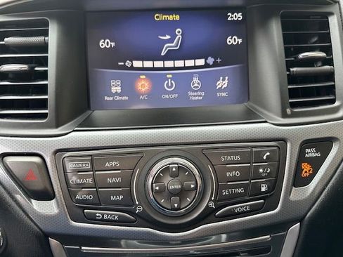 Used 2020 Nissan Pathfinder SL image 25