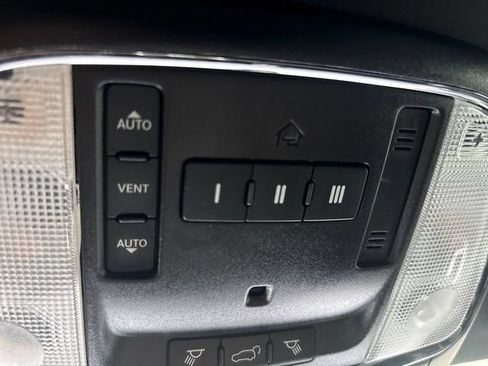 Used 2021 Jeep Grand Cherokee Laredo X AWD/4WD image 27