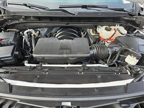 Used 2025 Chevrolet Suburban RST w/ RST Capability Package image 21