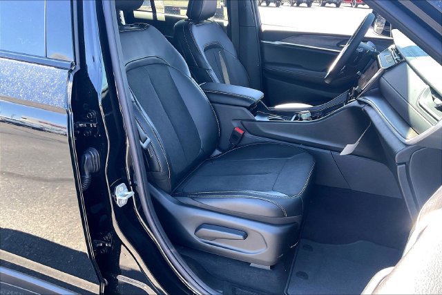 New 2026 Jeep Grand Cherokee 4WD image 32