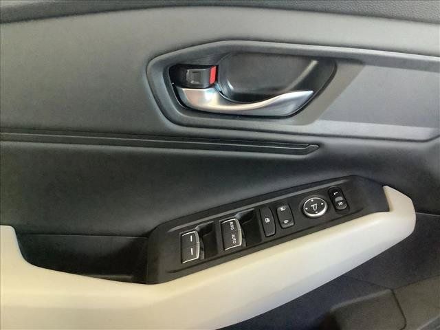 Used 2024 Honda Accord EX image 11