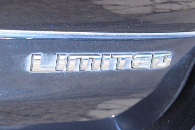 Used 2023 Jeep Grand Cherokee L Limited RWD image 6