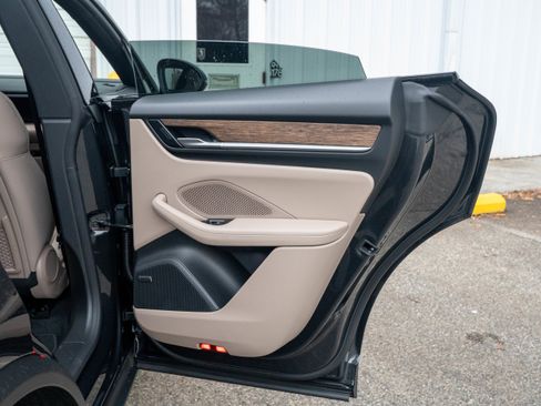 New 2026 Porsche Macan 4 Electric image 31