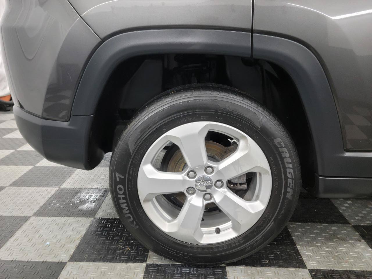 Used 2018 Jeep Compass Latitude w/ Popular Equipment Group AWD/4WD image 22