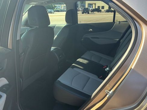 Used 2018 Chevrolet Equinox Premier FWD image 7