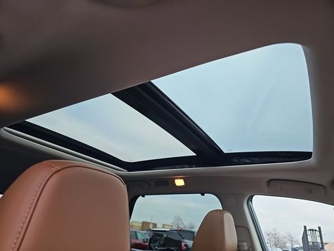 Used 2025 Nissan Pathfinder Platinum image 21