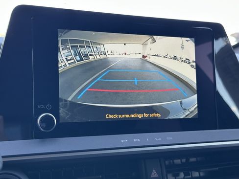 Certified 2024 Toyota Prius LE FWD image 18