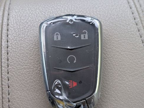 Used 2019 Cadillac XT4 Luxury FWD image 33