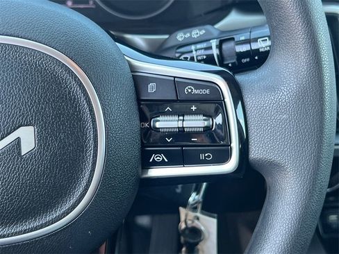 Used 2022 Kia Sorento LX image 26