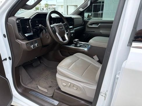 Used 2024 GMC Sierra 1500 SLT w/ SLT Premium Plus Package AWD/4WD image 19