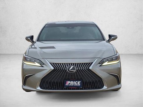 Used 2021 Lexus ES 350 Ultra Luxury w/ Accessory Package 2 FWD image 2