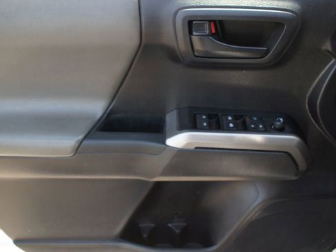 Used 2023 Toyota Tacoma SR5 AWD/4WD image 30