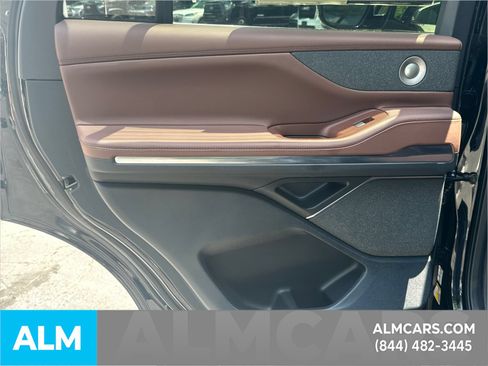 Used 2025 Lincoln Navigator Reserve AWD/4WD image 26