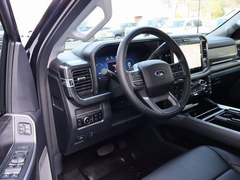 Used 2025 Ford F250 Lariat w/ Tremor Off-Road Package image 4