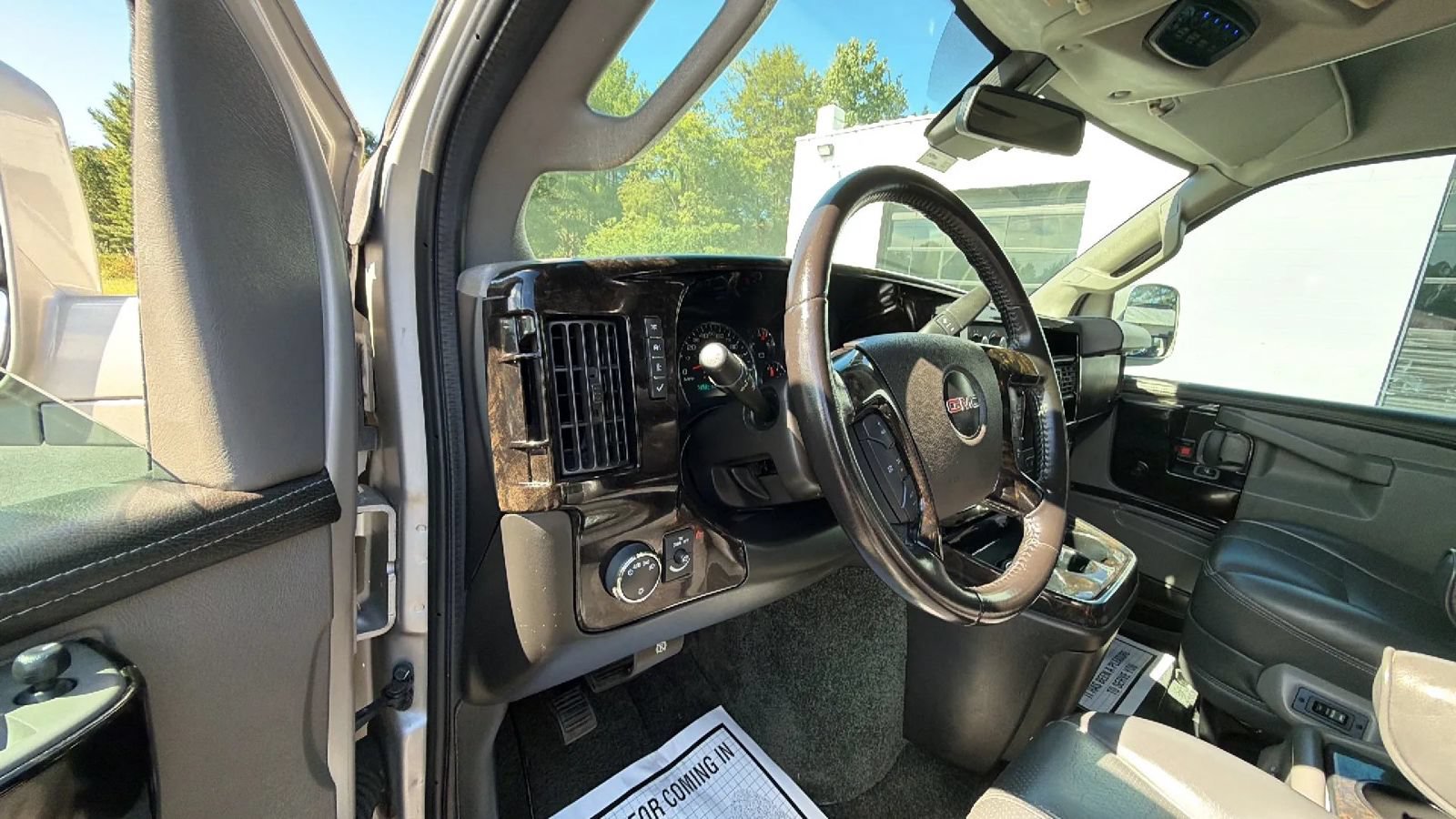 Used 2019 GMC Savana 2500 w/ Enhanced Convenience Package RWD image 23