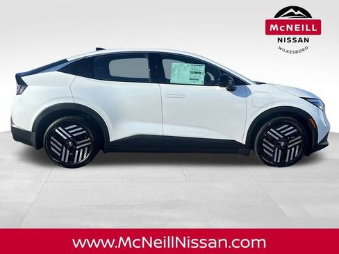 New 2026 Nissan Leaf SV+ w/ Floor Mat Package (SV+) image 8