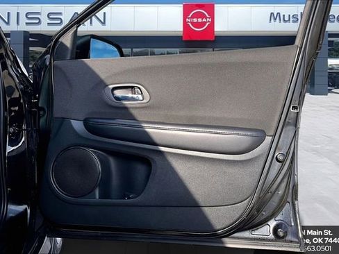 Used 2019 Honda HR-V LX image 25