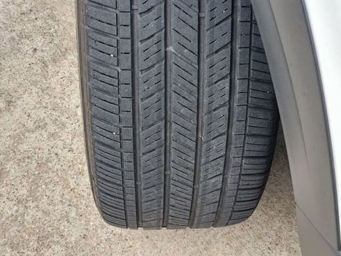 Used 2023 Volkswagen Taos SE FWD image 11