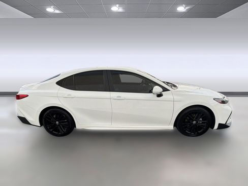 Certified 2025 Toyota Camry SE w/ Convenience Package FWD image 6
