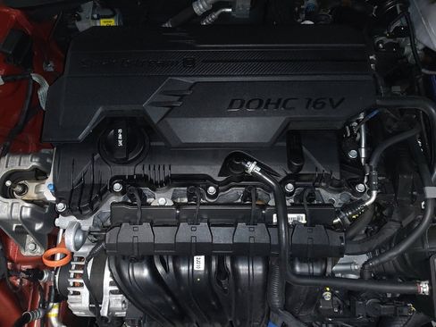 Used 2022 Hyundai Elantra SE w/ Cargo Package image 30