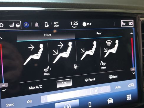 Used 2024 Chrysler Pacifica Touring-L FWD image 20