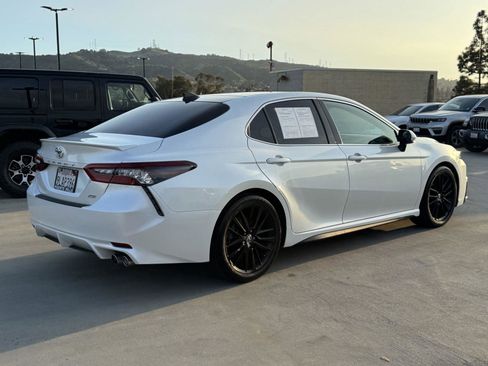 Used 2022 Toyota Camry XSE image 5