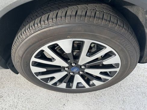 Used 2020 Ford Escape SE Sport image 9