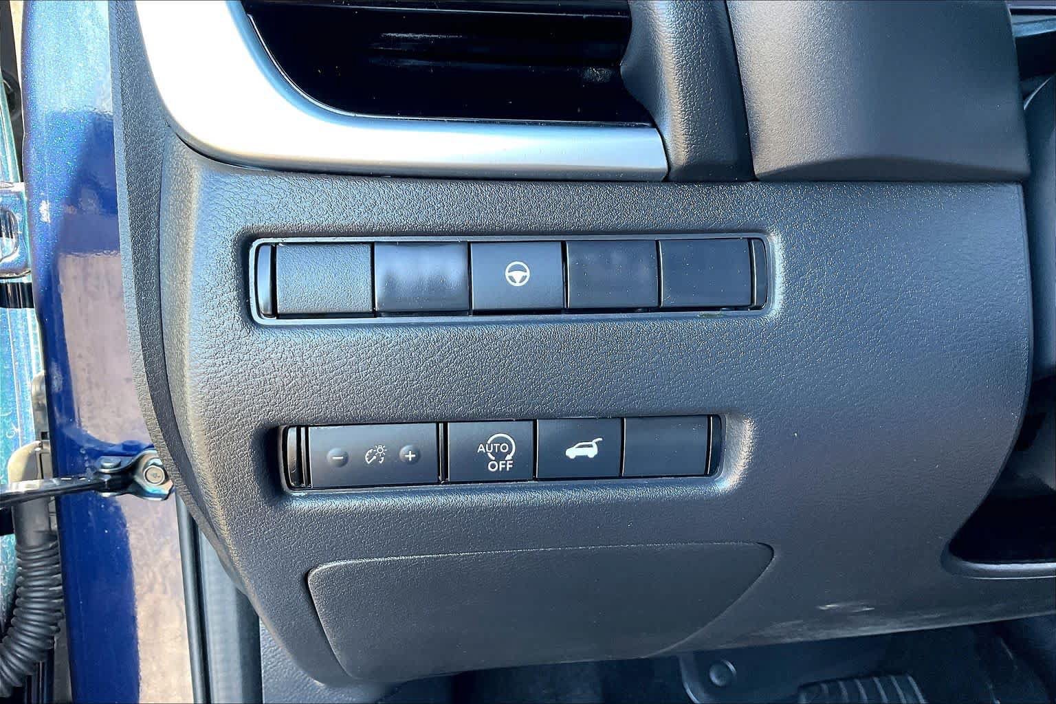 Used 2026 Nissan Rogue SL FWD image 32