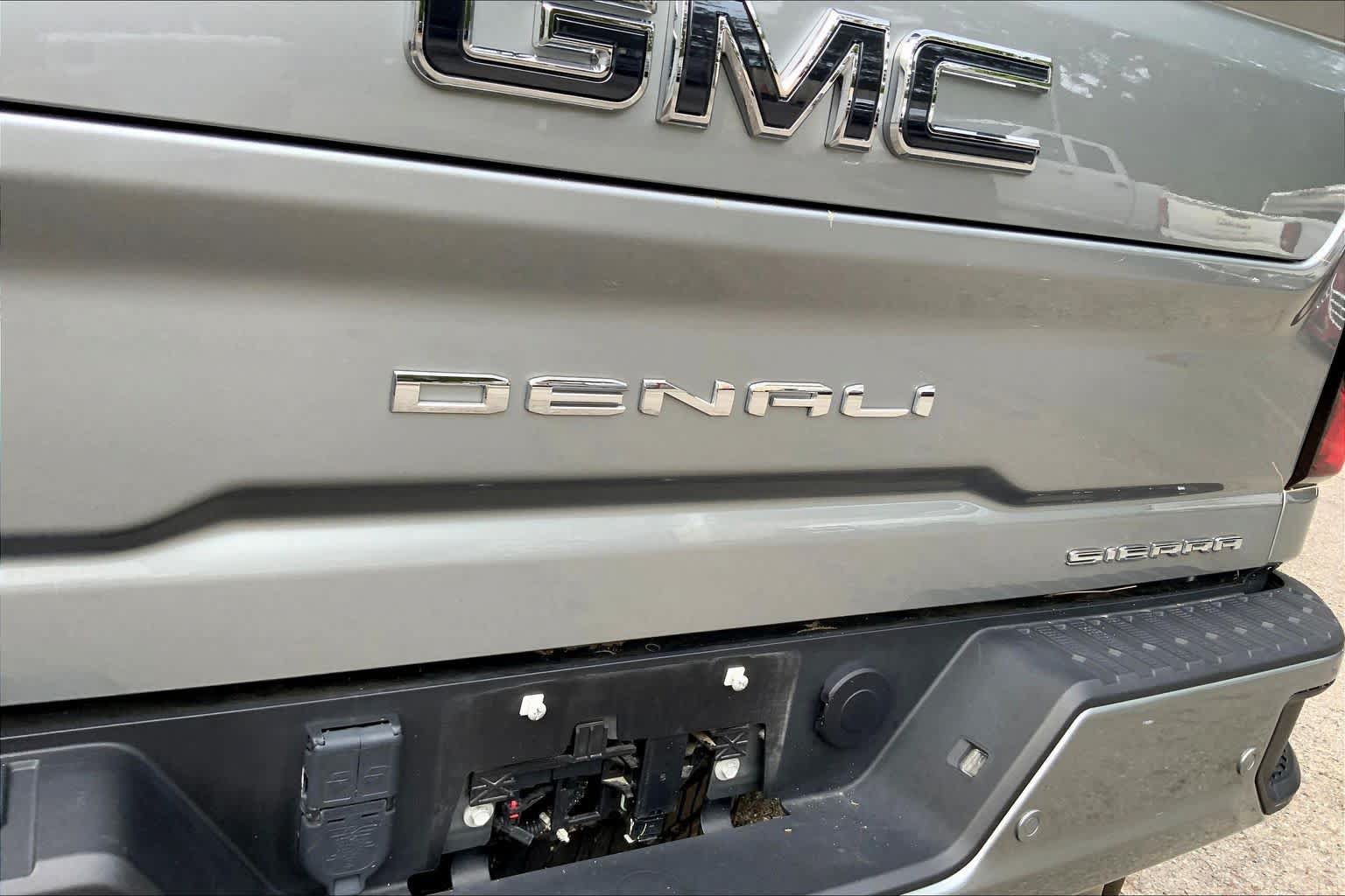 Used 2024 GMC Sierra 2500 Denali Ultimate AWD/4WD image 45