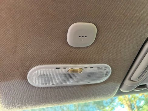 Used 2017 Nissan Versa SV FWD image 26