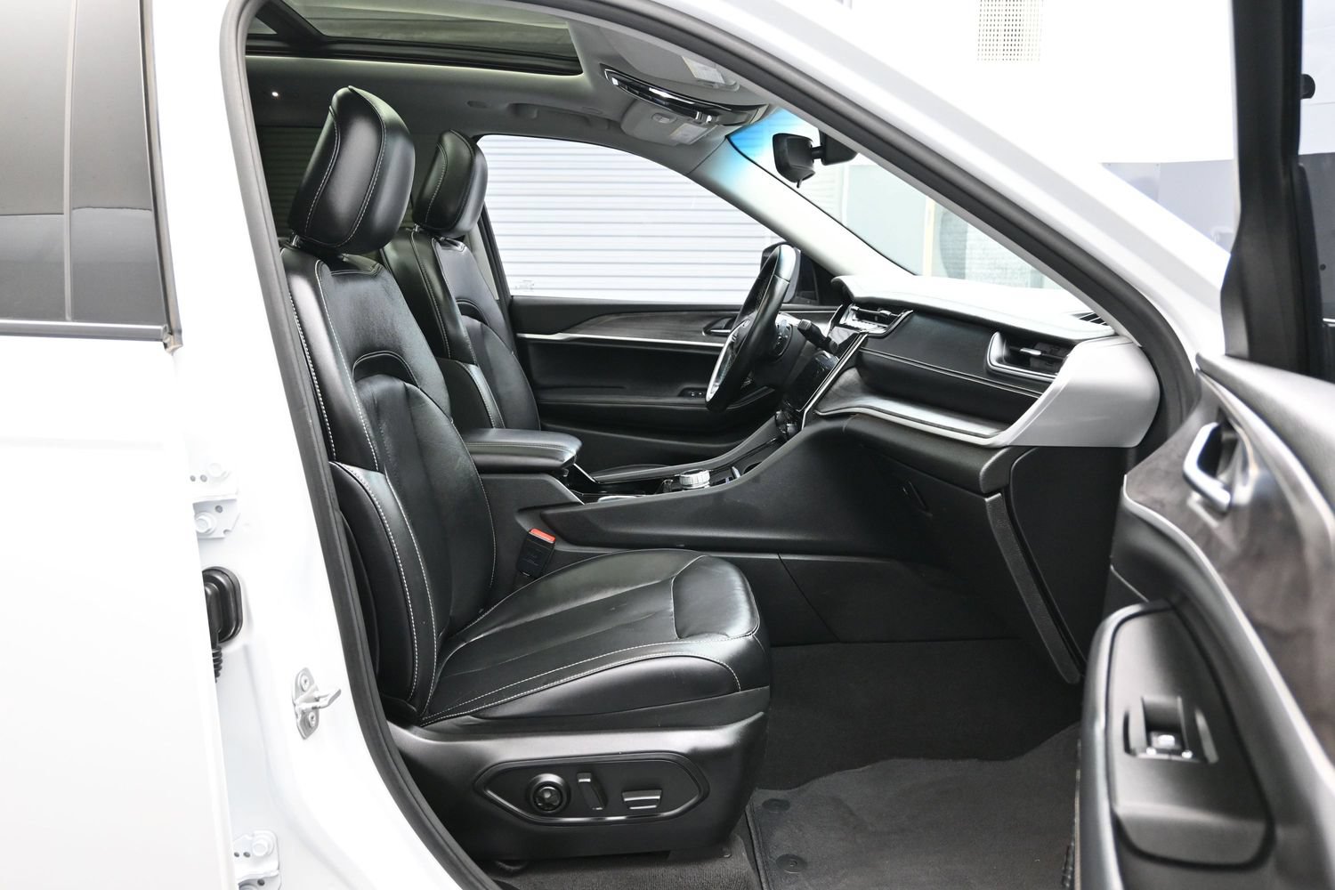 Used 2021 Jeep Grand Cherokee L Limited RWD image 13