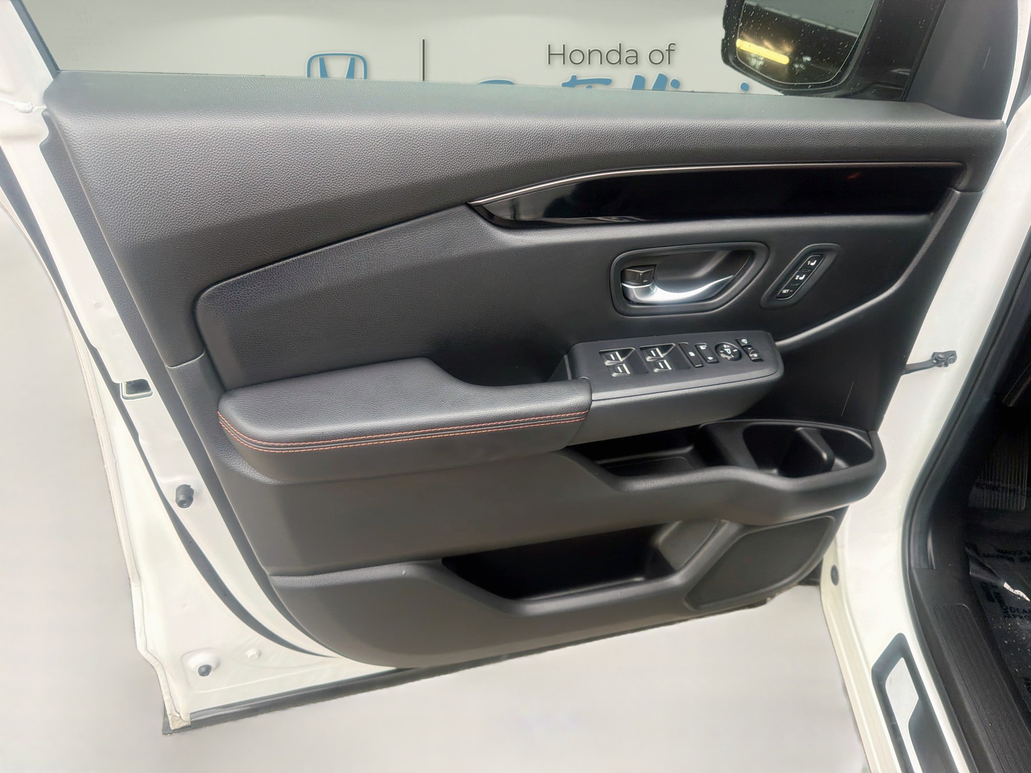 Used 2025 Honda Pilot TrailSport image 19