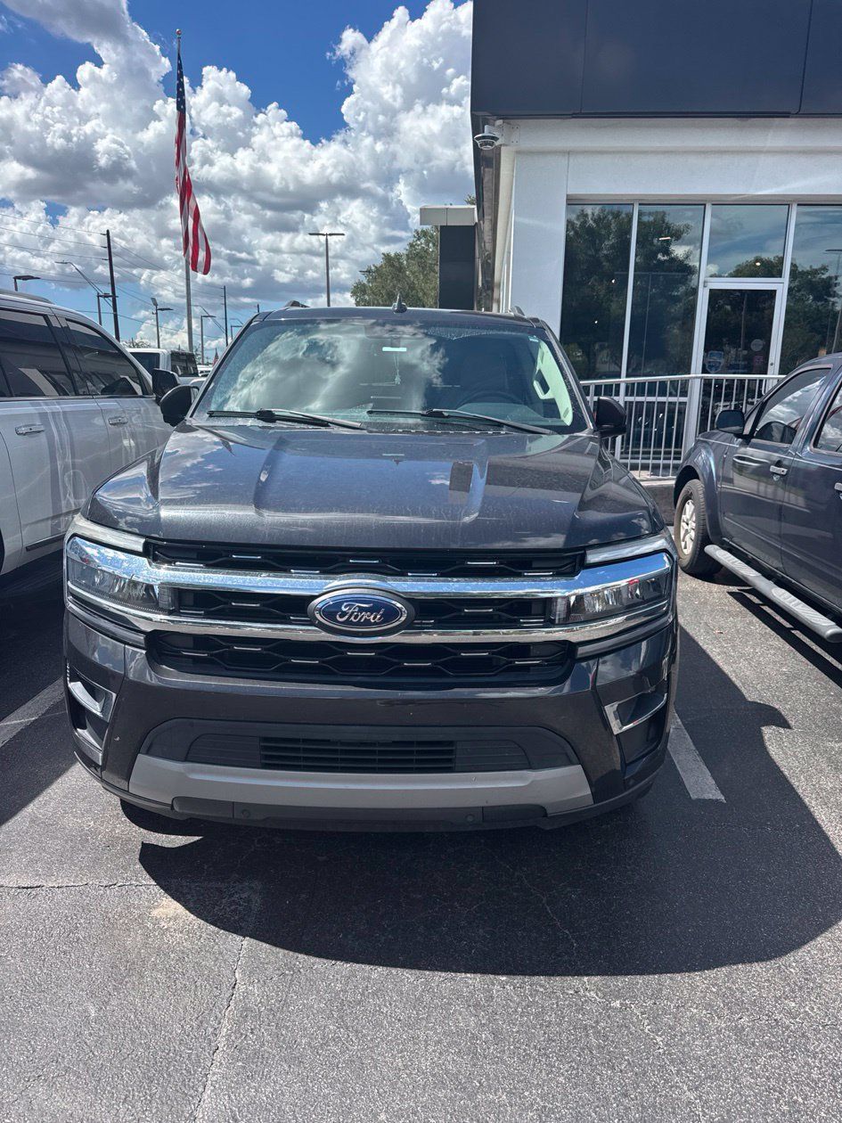 Used 2022 Ford Expedition Max Limited RWD image 1