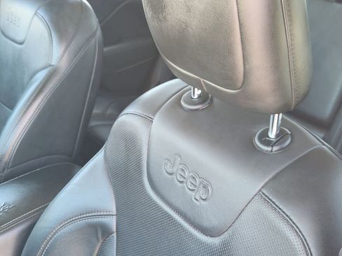 Used 2021 Jeep Cherokee Latitude Lux w/ Comfort/Convenience Group image 15