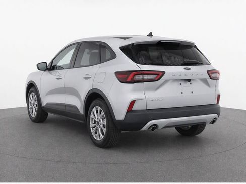 Used 2025 Ford Escape Active w/ Cold Weather Package FWD image 4