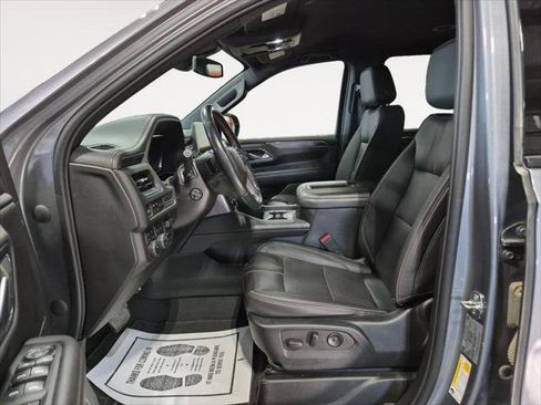 Used 2022 Chevrolet Suburban RST w/ Luxury Package image 10